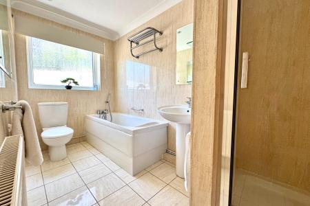 Bathroom ground floor