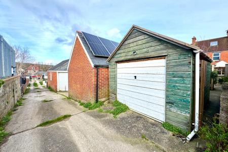 Detached Garage