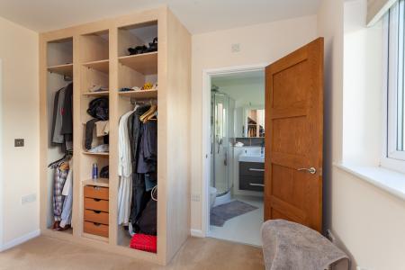 Dressing Room & En-Suite