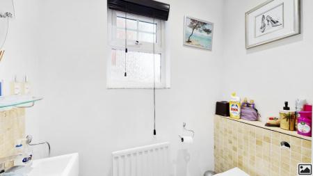 Sebergham_Grove_Mill_Hill_NW7_2AU_12122021_192302.