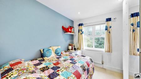 Sebergham_Grove_Mill_Hill_NW7_2AU_12122021_192533.