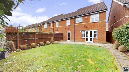 Sebergham_Grove_Mill_Hill_NW7_2AU_12122021_192755.