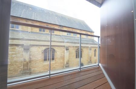 6 titan court 006.jpg