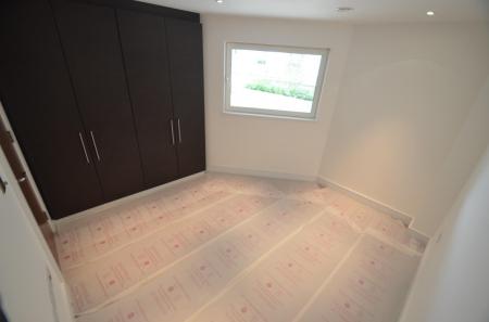 6 titan court 002.jpg