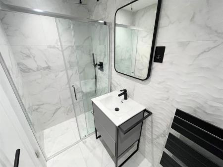 SHOWER ROOM - 6.jpg