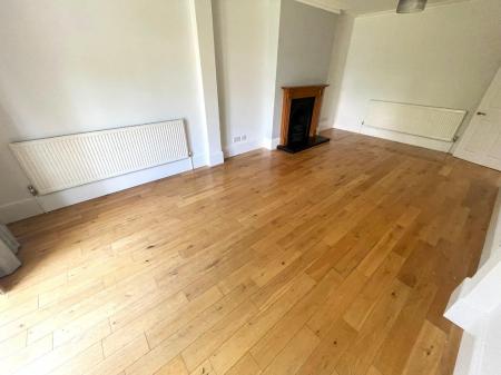 NEW LIVING ROOM 1.jpg