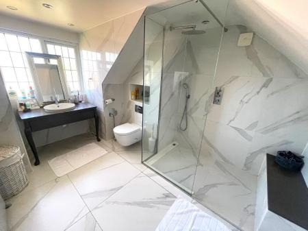 EN-SUITE SHOWER ROOM.jpg