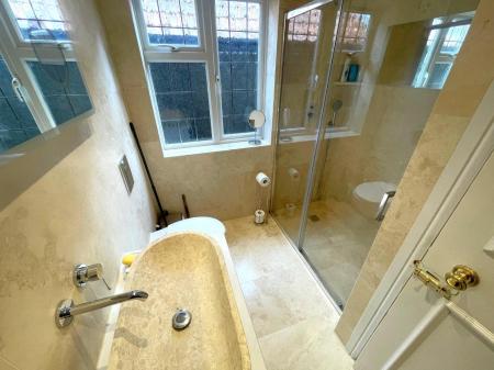 NEW SHOWER ROOM 1.jpg