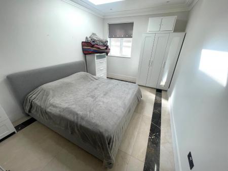 BEDROOM 5.jpg