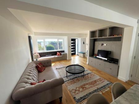 RECEPTION ROOM 2.jpg