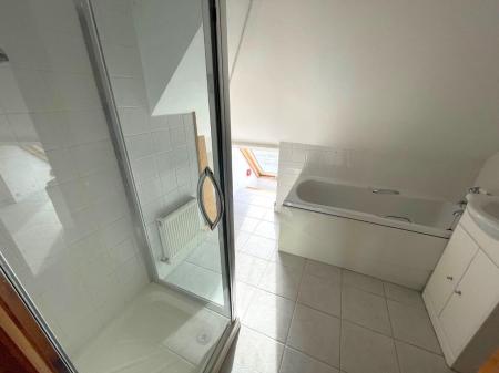 ENSUITE BATHROOM.jpg