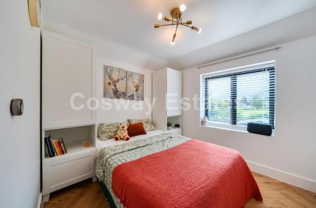 52e61edc-29ef-4a3d-b632-e6ef897176ac.jpg