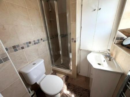 SHOWER ROOM.jpg
