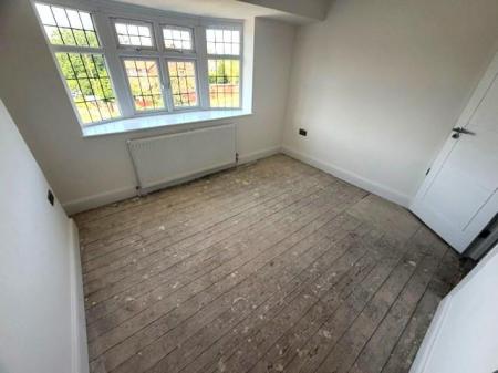 BEDROOM 4.jpg