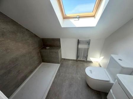 BATHROOM 2.jpg