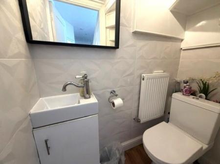 DOWNSTAIRS WC.jpg