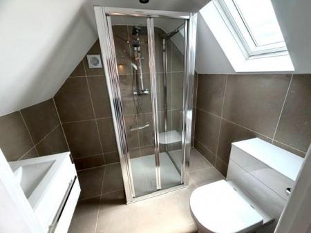 EN-SUITE SHOWER ROOM.jpg