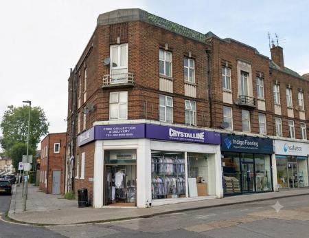 129 The Broadway, London NW7 4RN.jpg