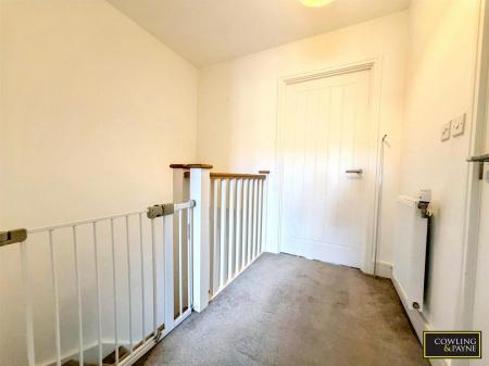 FIRST FLOOR LANDING