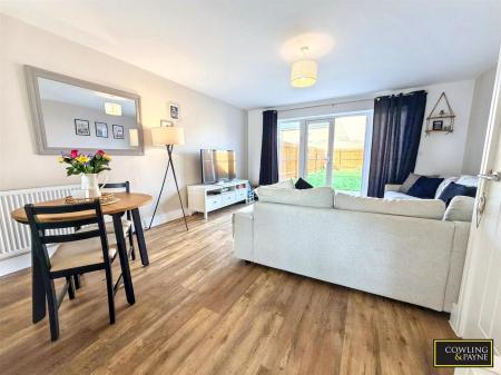 KITCHEN/LOUNGE/DINER