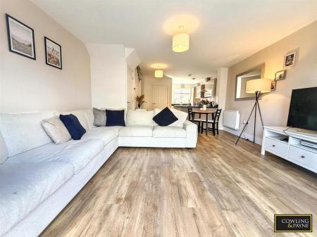 KITCHEN/LOUNGE/DINER