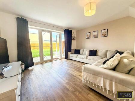 KITCHEN/LOUNGE/DINER