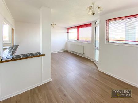 LIVING/DINING AREA