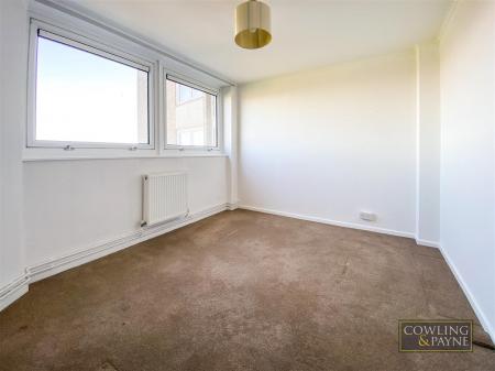 BEDROOM 2