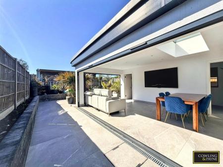 LOW MAINTENANCE REAR GARDEN