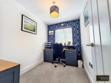 BEDROOM 4