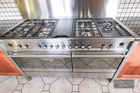 BOTTLED GAS FUELED RANGE OVEN