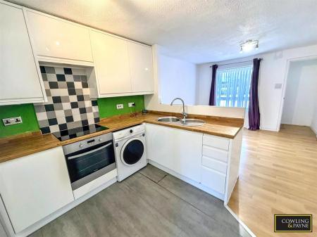 KITCHEN/LOUNGE/DINER