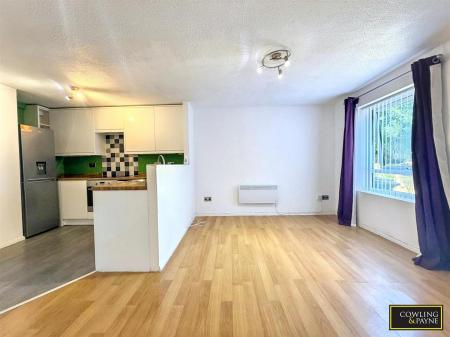 KITCHEN/LOUNGE/DINER