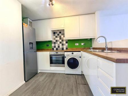 KITCHEN/LOUNGE/DINER