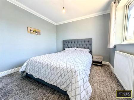 BEDROOM 2