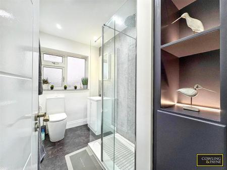 SHOWER ROOM