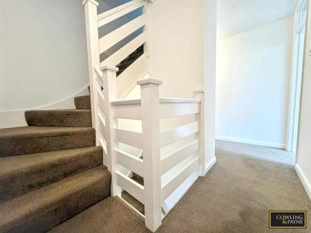 FIRST FLOOR LANDING