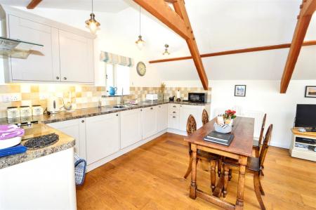 Mollys Kitchen  Dining