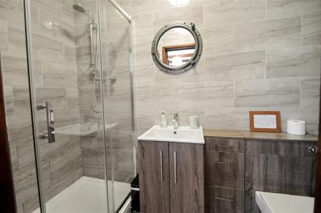 Bramble Cottage Bedroom 1 Ensuite