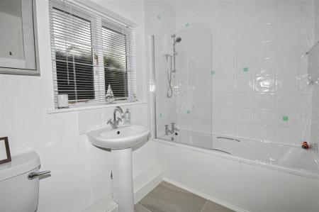 Bramble Cottage Bathroom