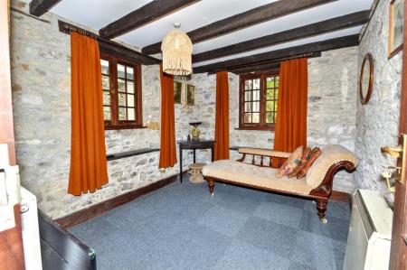 19 Study Bedroom 6.jpeg