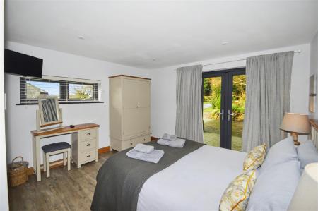 The Lodge Bedroom 1