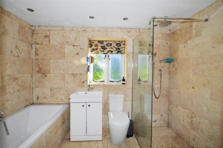 Bedroom 2 Ensuite