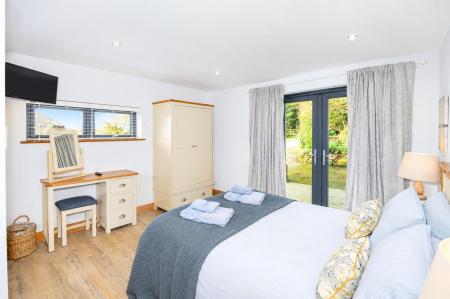 The Lodge Bedroom 1