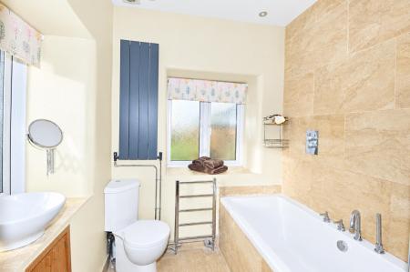 Bedroom 4 En suite