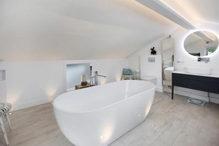 Master Bedroom Suite  Ensuite