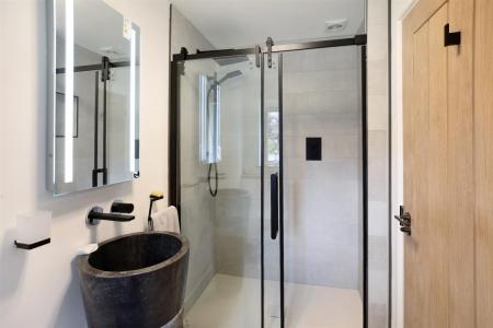 Bedroom 2 Ensuite