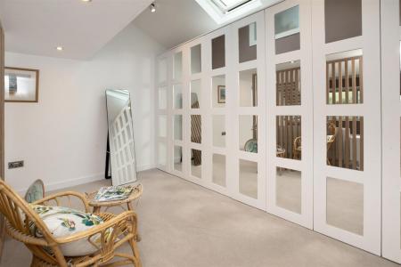 Master Bedroom  Dressing Area