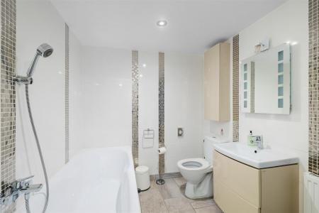 Granary Ensuite.