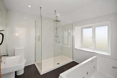 Bedroom 2 Ensuite